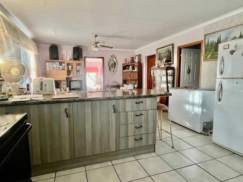 5 Bedroom Property for Sale in Fraaiuitsig Western Cape